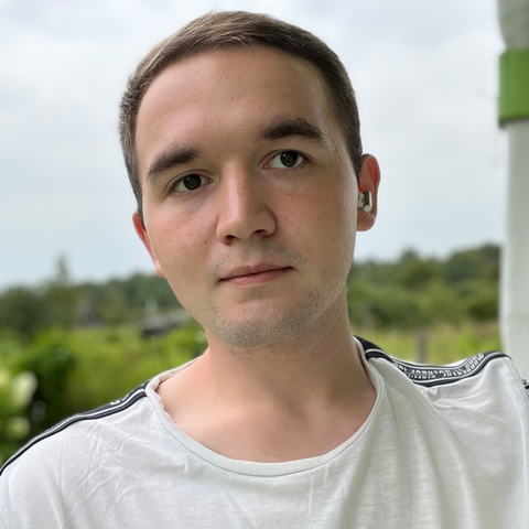 Денис Долгов