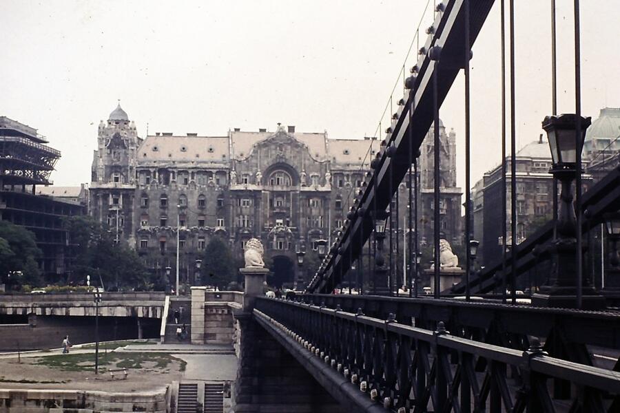 Восток или запад (4961)